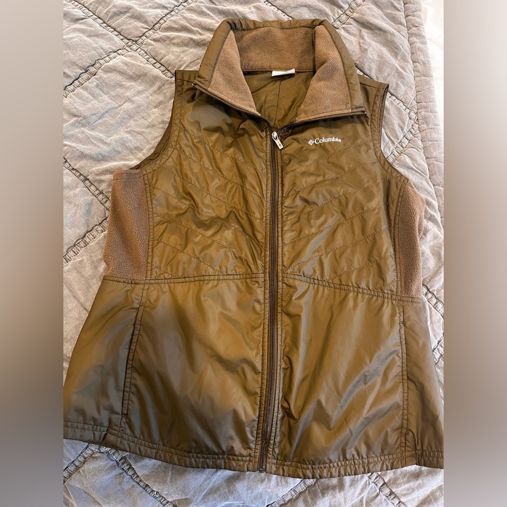 Columbia Olive Quilted Vest